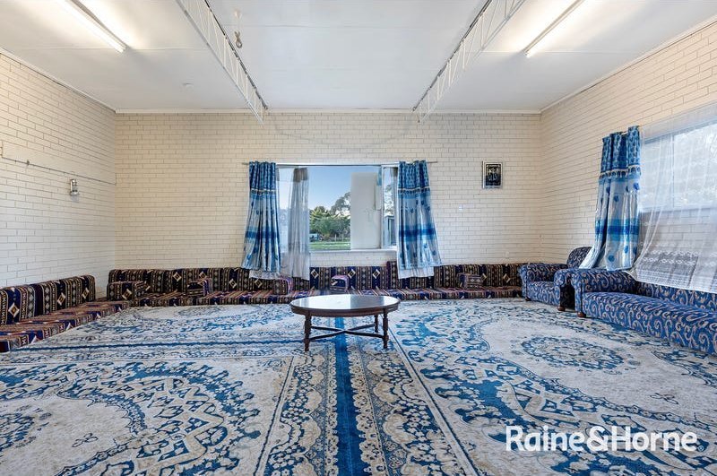 Devon-Meadows-image11