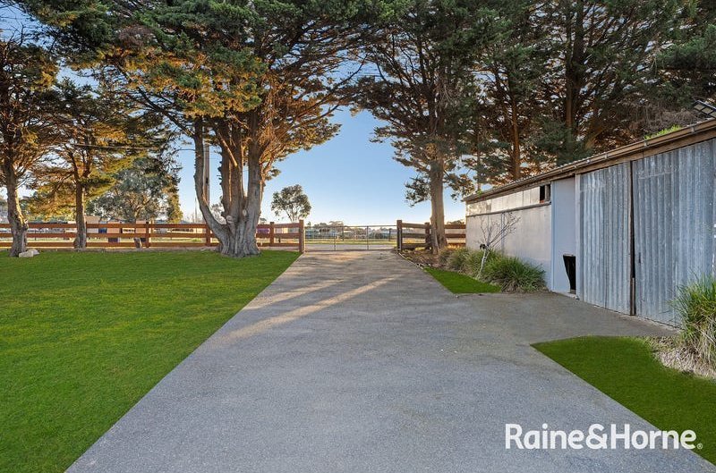 Devon-Meadows-image15