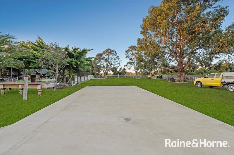 Devon-Meadows-image16