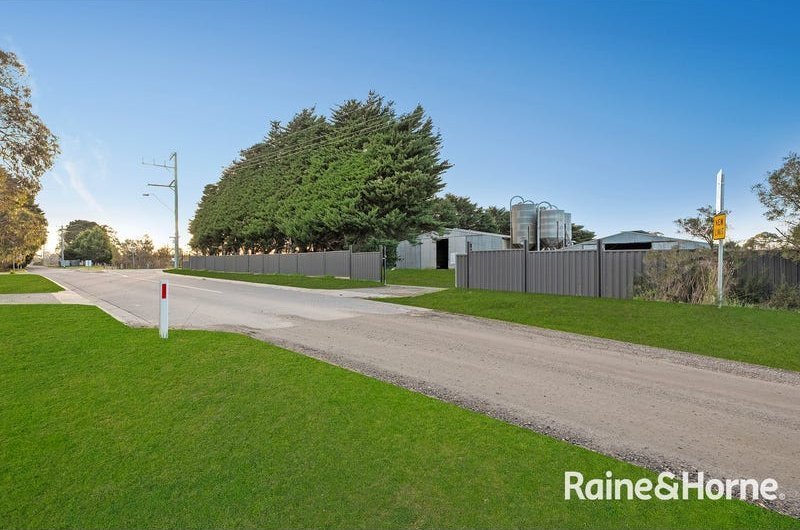 Devon-Meadows-image21