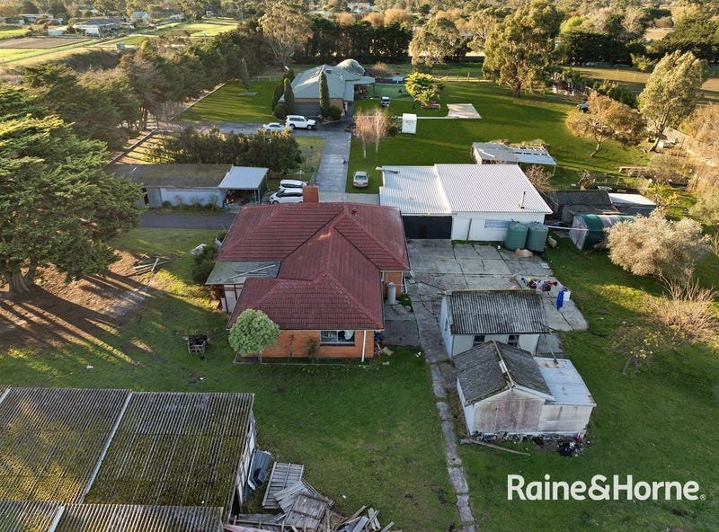 Devon-Meadows-image3